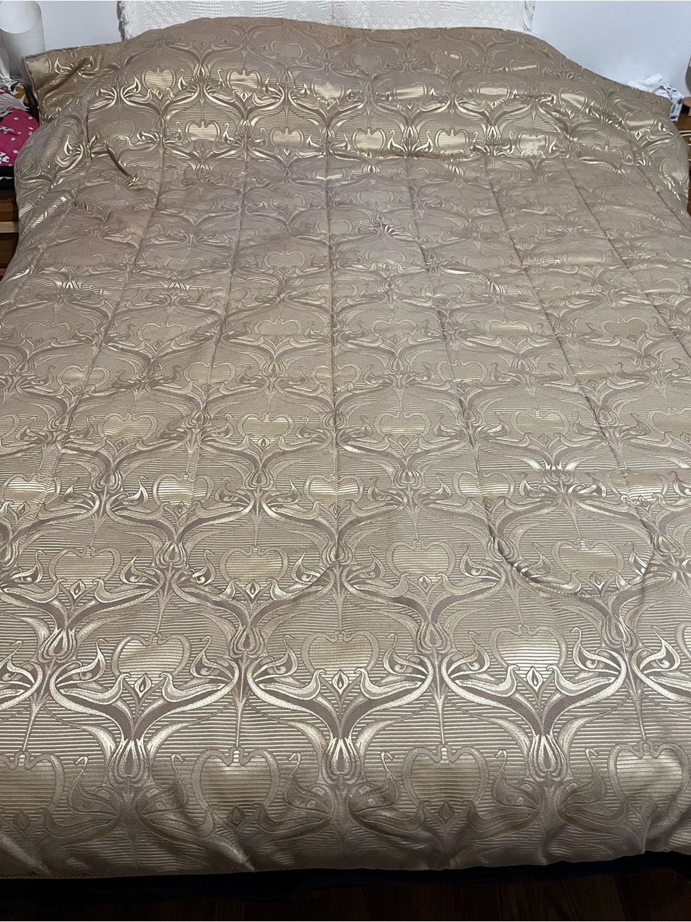 Queen comforter